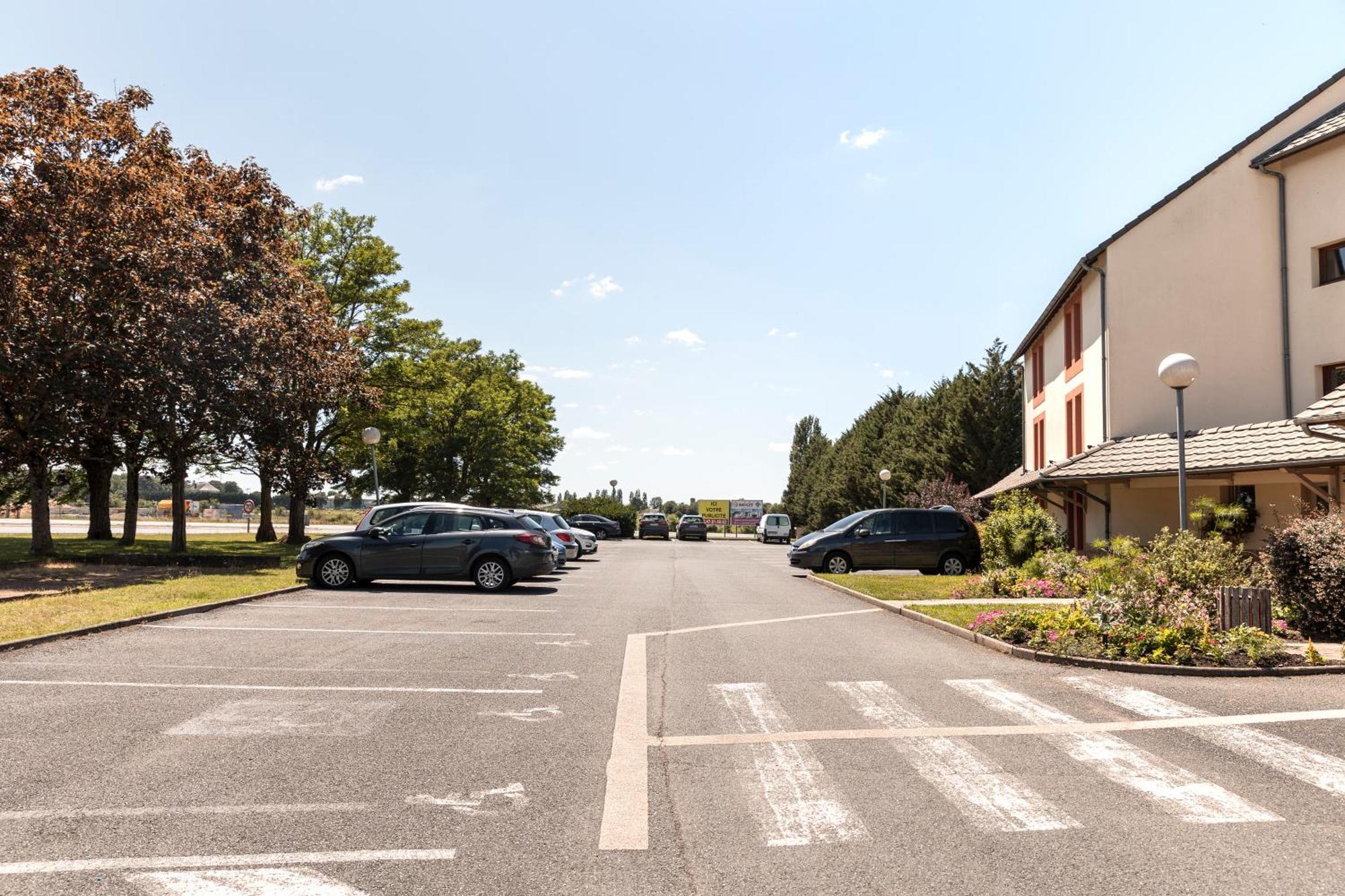 Kyriad Châteauroux Exteriör bild